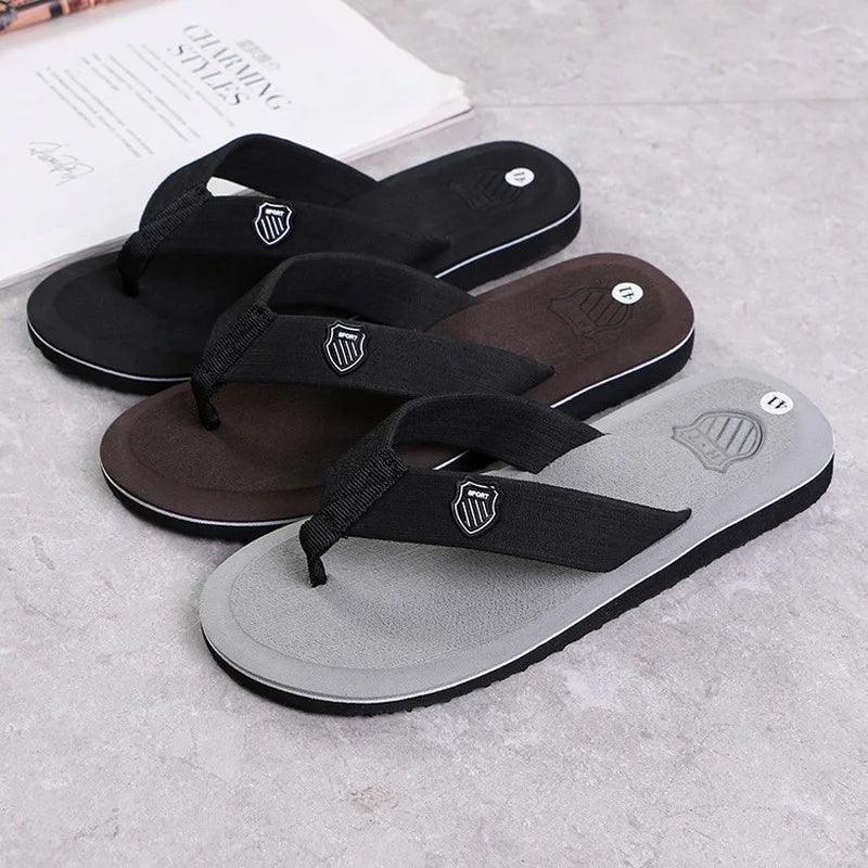 Männer Flip Flops Hochwertige Marke Herren Hausschuhe Heißer Verkauf Strandsandalen Rutschfeste Mode Hombre Casual House Hausschuhe - BlackDog T Shirt