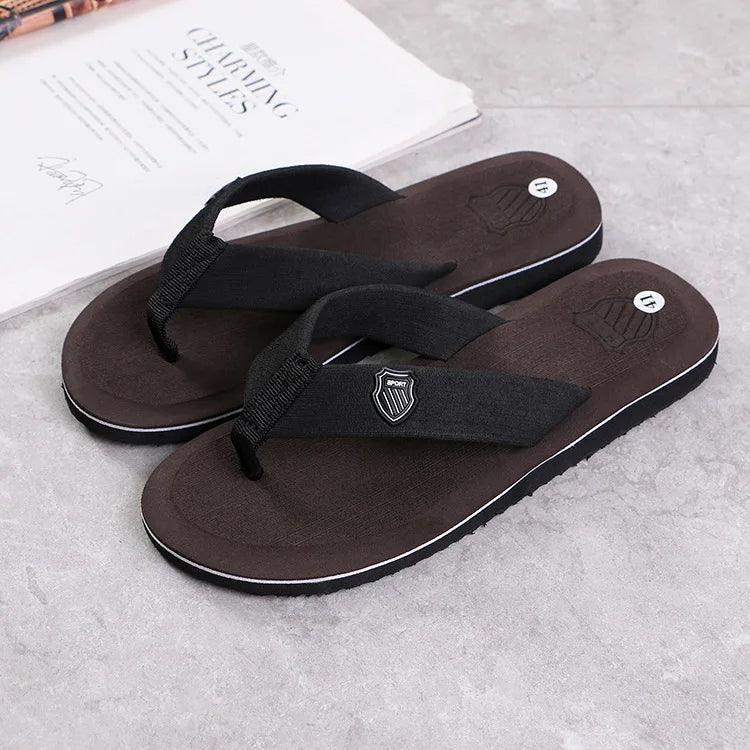 Männer Flip Flops Hochwertige Marke Herren Hausschuhe Heißer Verkauf Strandsandalen Rutschfeste Mode Hombre Casual House Hausschuhe - BlackDog T Shirt