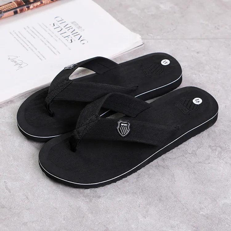 Männer Flip Flops Hochwertige Marke Herren Hausschuhe Heißer Verkauf Strandsandalen Rutschfeste Mode Hombre Casual House Hausschuhe - BlackDog T Shirt